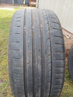 235/40 R18 - 3