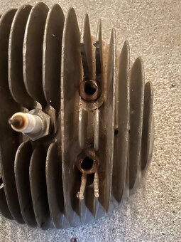 Hlava válce čz 250/455 - 3