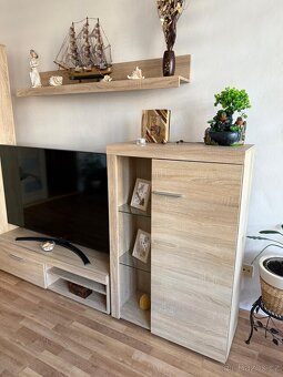 Obývací stěna a stolek - 3