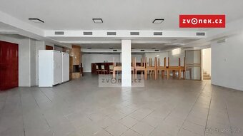 Pronájem komerčního prostoru bývalé restaurace 239 m², Zl... - 3