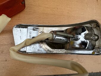 Volha Gaz 24,2410, přední blinkry original nove - 3