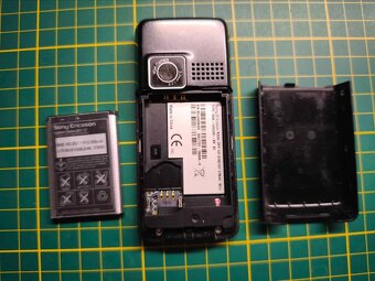 Sony Ericsson k200i - 3