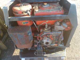 Příkopový ježkový vibrační válec, Rammax RW1403E - 3