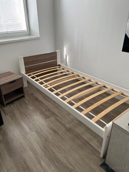 Nová postel 90 x 200 cm + rošt + noční stolek (zpevněno) - 3