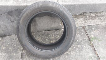 Prodám pneu 235/55/R18  100H - 3