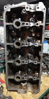 Hlava motoru Suzuki 1,6/16V - 3