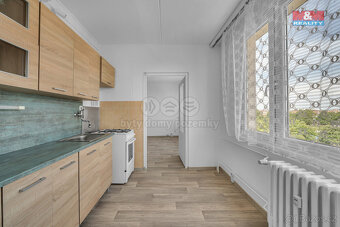 Pronájem bytu 3+1, 75 m², Pardubice, ul. Demokratické mládež - 3