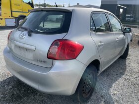 2008 TOYOTA AURIS 1.6 havarovaná na ND - vcelku - 3