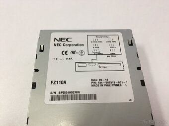 Disketová mechanika MITSUMI a Zip disk/mechanika NEC - 3