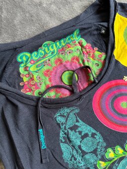 Desigual vzorované triko s dlouhým rukávem velikost M - 3