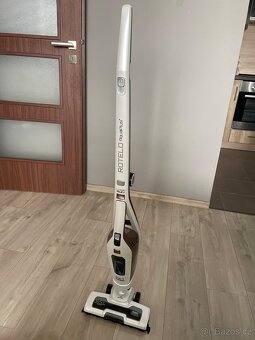 AKU Vysavač ETA Rotelo AquaPlus - 3