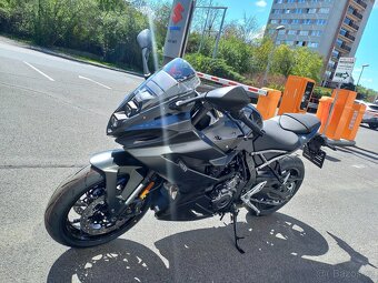 Suzuki GSX-8R nová - 3
