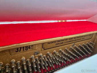Piano, Pianino Petrof- bilé - 3