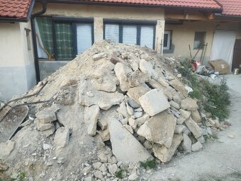 Daruji za odvoz hromadu suti - 3