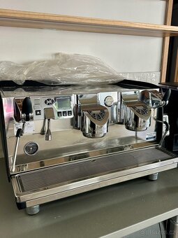 Profesionální pákové kávovary Victoria Arduino 358 Digit GR2 - 3