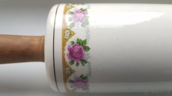 Starožitný porcelánový váleček - 3
