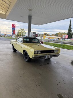 1968 Dodge Coronet R/T - 3