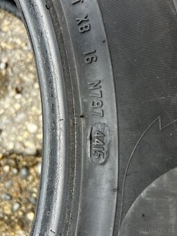 235/40/18 zimní pneu - 3