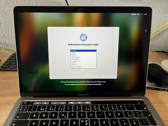 MacBook Pro 13” M1 (2020) – 16 GB RAM / 512 GB SSD / Touch B - 3