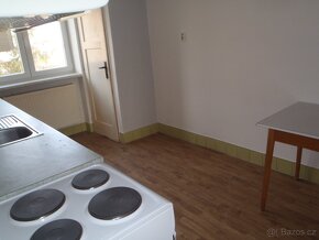Prodám, pronájem  bytové jednotky, čtvrtinový podíl na domě - 3
