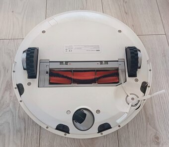 Xiaomi Mi Robot Vacuum + doplňky - 3