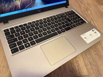 Notebook ASUS, 15.6 FullHD, 4GB RAM, 250GB SSD, 2h baterie - 3