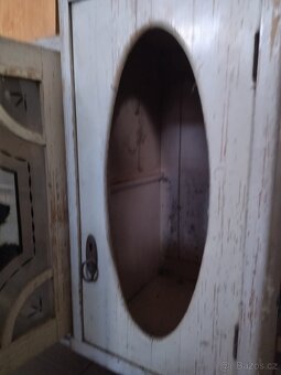 Starý kredenc - pouze horní část - 3