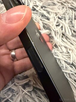 Apple iPhone 16 Pro - 3