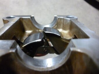 Kymco Xciting 300i. Klema + vahadla.  od 2009 - 3