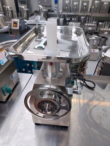 Mlýnek na maso 22 Řeznický vlček, Řezačka masa 22 - 3