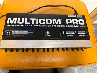 Behringer MDX4400 - 3