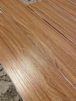 Samolepicí vinyl 5,5 m²) - 3