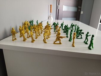 Malý Vojáčkové zelený a žlutý 62 - 3