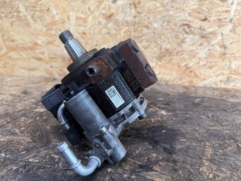 NAFTOVÉ ČERPADLO 1.6 TDI 77KW CAYC 03L130755AL - 3