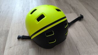 Dětská cyklistická přilba v dobrém stavu - 3
