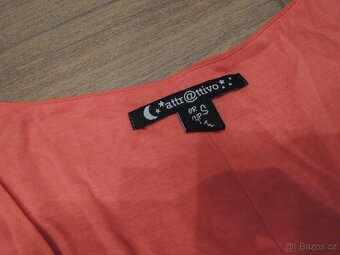 Letní dvouvrstvé šaty Attrattivo - 3