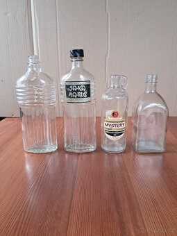 staré lahve od alkoholu - 3