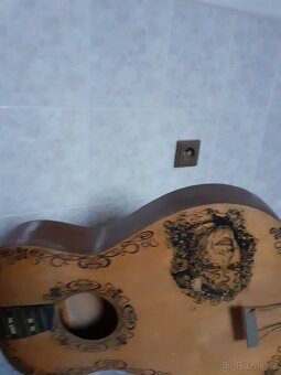 Retro  kytara  60 let stará - 3