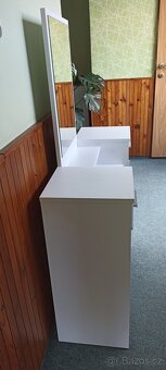 Toaletní stolek - 3