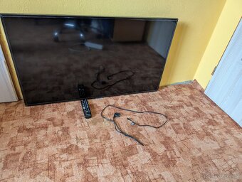 Televize Samsung SmartLED 109cm 4K Ultra HD DVB-T2 - 3