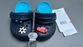 CROCS 10400 Electro 41T Navy-Electric Blue detské papuče - 3