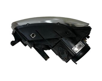 Pravý halogen světlo 3C0941006AB VW Passat B6 r.v. 2010 - 3
