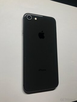 iPhone 8 - 64GB - 3