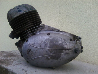 Jawa-čz 125/150 351/352-pods.plechy,kryt řetězu,p.vidle, - 3