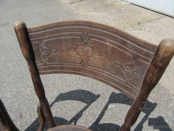 Nabízím staré designove židle Thonet .Sedák opěrák s dekore - 3