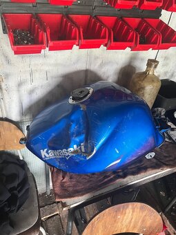 Kawasaki zx9r 1998 - 3