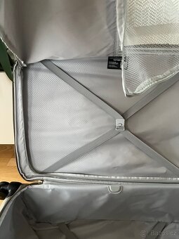 Velký nová Samsonite kufr - 3