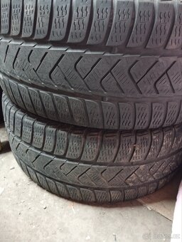 Pirelli 4ks 215/40 r17 - 3
