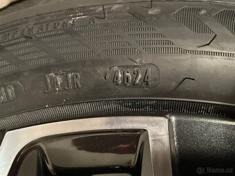 NOVÁ SADA ŠKODA SUPERB 3 PROPUS 235/45/18 94W SEAL - 3