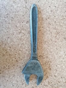 Klíč instalaterský(univerzální) - 3